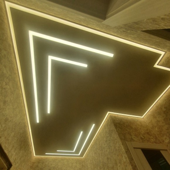 Световые линии натяжных потолков