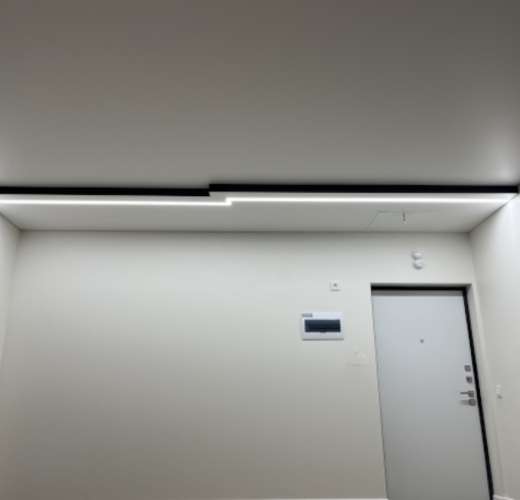 Натяжной потолок в коттедже