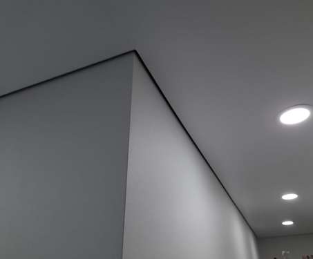 Теневое примыкание к стене