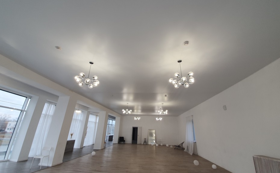 Сатиновые натяжные потолки