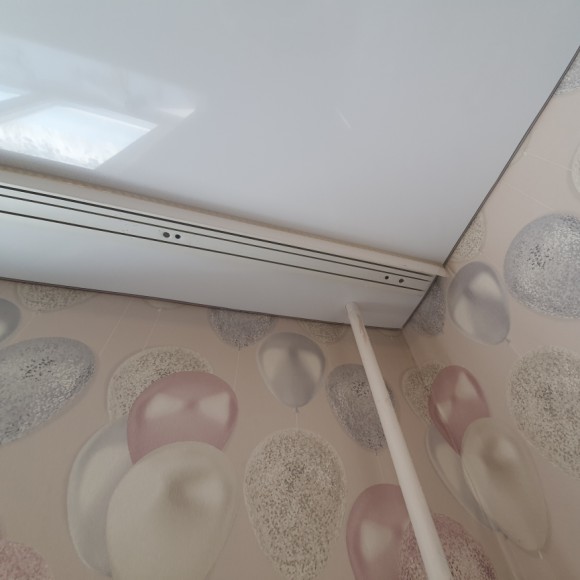 Карнизы и ниши в современных дизайнах натяжных потолков