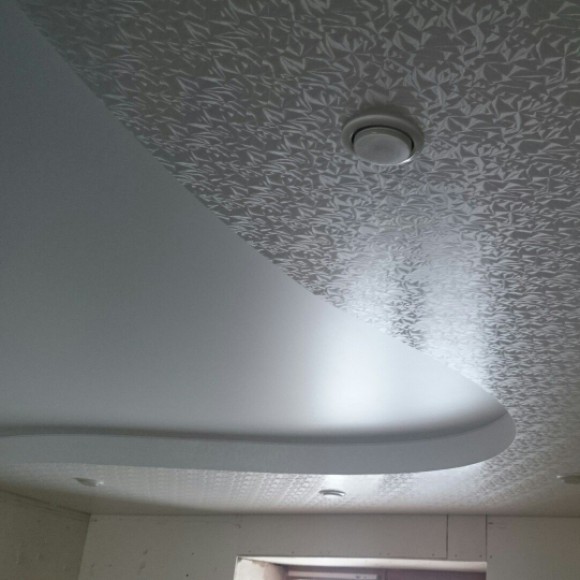 Фактурные натяжные потолки