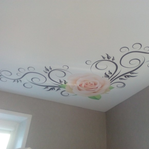 Фотопечать на натяжном потолке