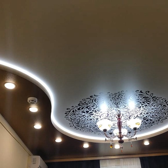 Двухуровневые натяжные потолки