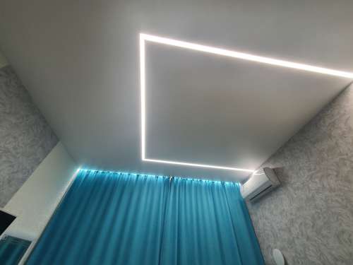 Карнизы и ниши в современных дизайнах натяжных потолков