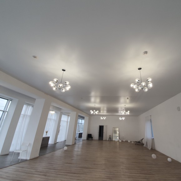 Сатиновые натяжные потолки